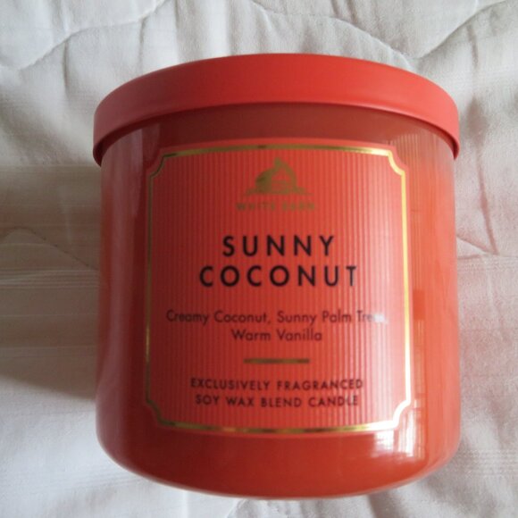 Bath & Body Works Three-Wick Candle - SUNNY COCONUT - NWT - Picture 1 of 5